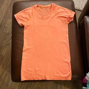 Lululemon swiftly tech short sleeve size 6